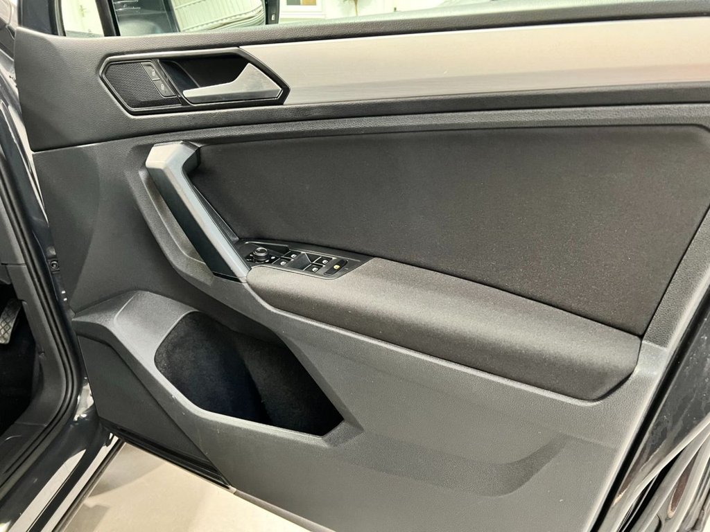 USED 2017 67 VOLKSWAGEN TIGUAN 2.0 TDI SE Navigation SUV 5dr Diesel Manual Euro 6 (s/s) (150 ps) 18"ALLOYS+F/R SENSORS+SAT NAV