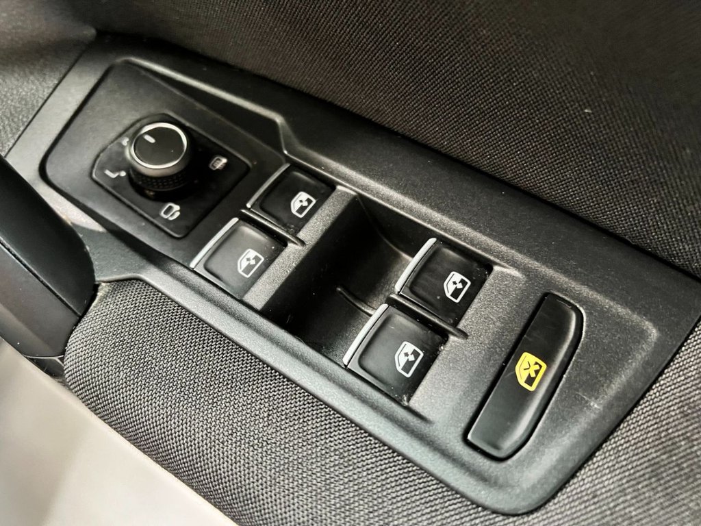 USED 2017 67 VOLKSWAGEN TIGUAN 2.0 TDI SE Navigation SUV 5dr Diesel Manual Euro 6 (s/s) (150 ps) 18"ALLOYS+F/R SENSORS+SAT NAV