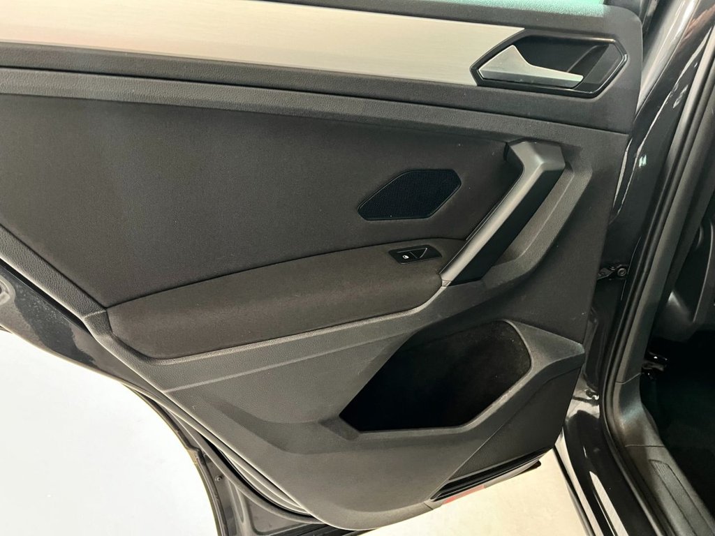 USED 2017 67 VOLKSWAGEN TIGUAN 2.0 TDI SE Navigation SUV 5dr Diesel Manual Euro 6 (s/s) (150 ps) 18"ALLOYS+F/R SENSORS+SAT NAV