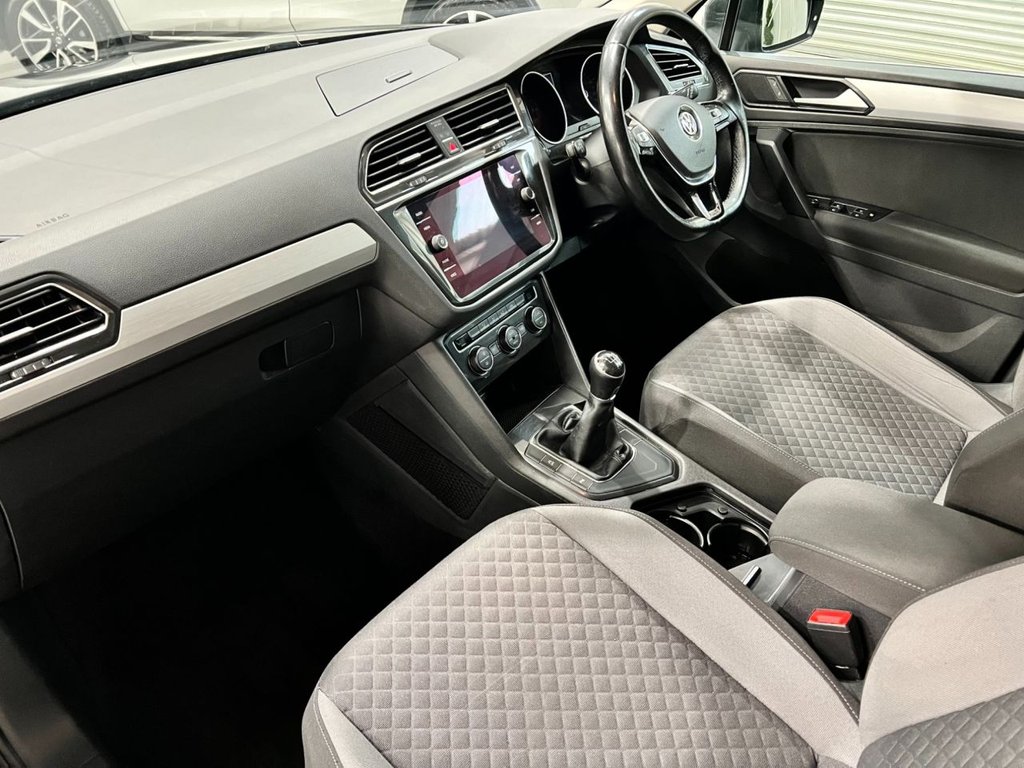 USED 2017 67 VOLKSWAGEN TIGUAN 2.0 TDI SE Navigation SUV 5dr Diesel Manual Euro 6 (s/s) (150 ps) 18"ALLOYS+F/R SENSORS+SAT NAV