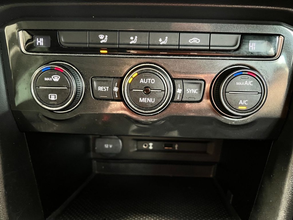 USED 2017 67 VOLKSWAGEN TIGUAN 2.0 TDI SE Navigation SUV 5dr Diesel Manual Euro 6 (s/s) (150 ps) 18"ALLOYS+F/R SENSORS+SAT NAV