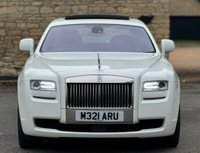 USED 2012 M ROLLS-ROYCE GHOST 6.6 V12 Saloon 4dr Petrol Auto Euro 5 (563 bhp) PANROOF+HUD+REAR THEATRE+FACTORY WHITE
