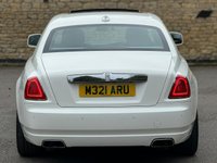 USED 2012 M ROLLS-ROYCE GHOST 6.6 V12 Saloon 4dr Petrol Auto Euro 5 (563 bhp) PANROOF+HUD+REAR THEATRE+FACTORY WHITE