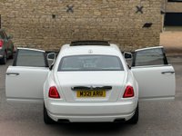 USED 2012 M ROLLS-ROYCE GHOST 6.6 V12 Saloon 4dr Petrol Auto Euro 5 (563 bhp) PANROOF+HUD+REAR THEATRE+FACTORY WHITE