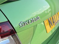 USED 2017 17 SKODA OCTAVIA 2.0 TSI vRS Hatchback 5dr Petrol Manual Euro 6 (s/s) (230 ps) Park Assist - Nav with Car Play