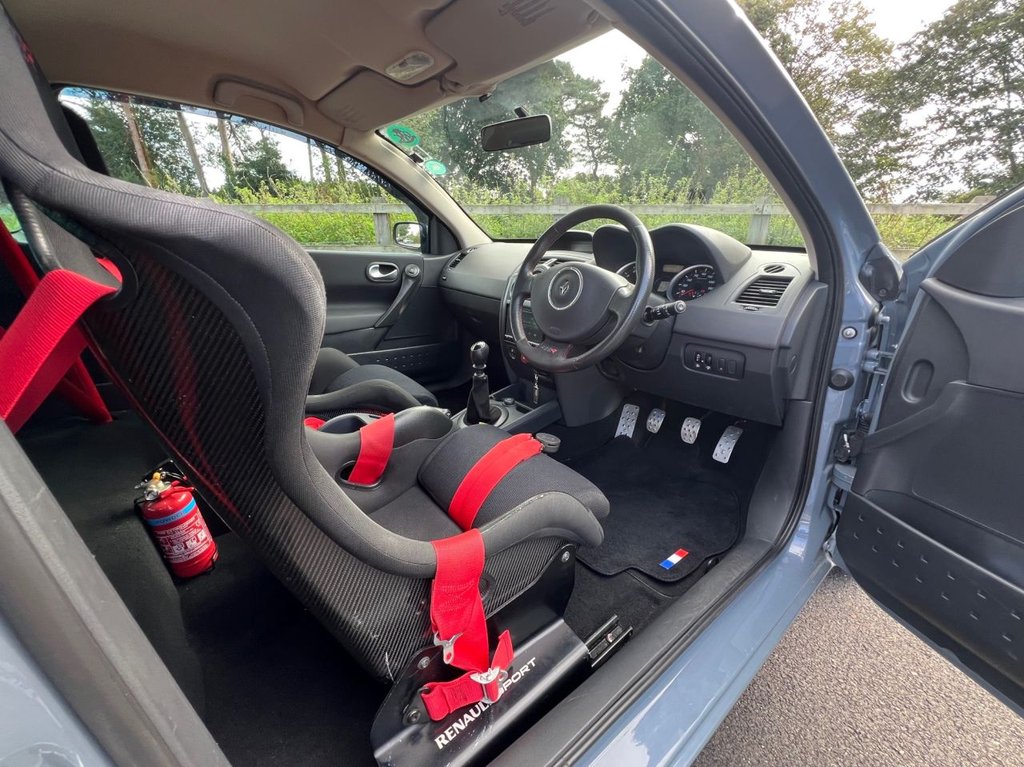 USED 2009 RENAULT MEGANE Renaultsport R26.R // 2.0 TURBO // 3dr Hatchback // (200 g/km, 230 bhp) // px swap 