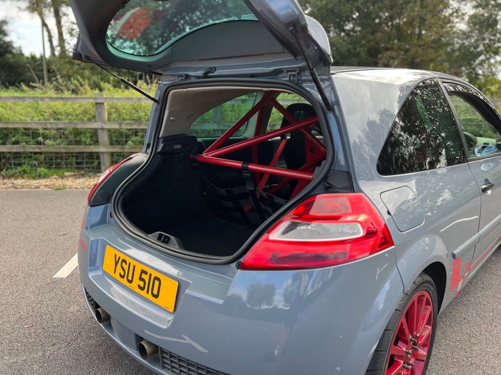 USED 2009 RENAULT MEGANE Renaultsport R26.R // 2.0 TURBO // 3dr Hatchback // (200 g/km, 230 bhp) // px swap 