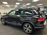 USED 2015 15 VOLKSWAGEN TOUAREG 3.0 TDI V6 BlueMotion Tech R-Line SUV 5dr Diesel Tiptronic 4WD Euro 6 (s/s) (262 ps) UK DELIVERY FLAT FEE &pound;175 (SUBJECT TO DEAL) *OVER 100 IMAGES ON OUR WEBSITE*BESPOKE FINANCE ARRANGED*PART EXCHANGE WELCOME*ALL VEHICLES HPI CLEAR