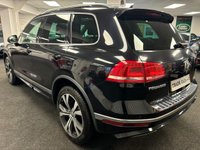 USED 2015 15 VOLKSWAGEN TOUAREG 3.0 TDI V6 BlueMotion Tech R-Line SUV 5dr Diesel Tiptronic 4WD Euro 6 (s/s) (262 ps) UK DELIVERY FLAT FEE &pound;175 (SUBJECT TO DEAL) *OVER 100 IMAGES ON OUR WEBSITE*BESPOKE FINANCE ARRANGED*PART EXCHANGE WELCOME*ALL VEHICLES HPI CLEAR