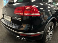 USED 2015 15 VOLKSWAGEN TOUAREG 3.0 TDI V6 BlueMotion Tech R-Line SUV 5dr Diesel Tiptronic 4WD Euro 6 (s/s) (262 ps) UK DELIVERY FLAT FEE &pound;175 (SUBJECT TO DEAL) *OVER 100 IMAGES ON OUR WEBSITE*BESPOKE FINANCE ARRANGED*PART EXCHANGE WELCOME*ALL VEHICLES HPI CLEAR