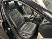 USED 2015 15 VOLKSWAGEN TOUAREG 3.0 TDI V6 BlueMotion Tech R-Line SUV 5dr Diesel Tiptronic 4WD Euro 6 (s/s) (262 ps) UK DELIVERY FLAT FEE &pound;175 (SUBJECT TO DEAL) *OVER 100 IMAGES ON OUR WEBSITE*BESPOKE FINANCE ARRANGED*PART EXCHANGE WELCOME*ALL VEHICLES HPI CLEAR