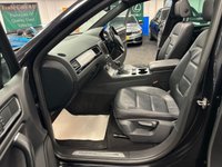USED 2015 15 VOLKSWAGEN TOUAREG 3.0 TDI V6 BlueMotion Tech R-Line SUV 5dr Diesel Tiptronic 4WD Euro 6 (s/s) (262 ps) UK DELIVERY FLAT FEE &pound;175 (SUBJECT TO DEAL) *OVER 100 IMAGES ON OUR WEBSITE*BESPOKE FINANCE ARRANGED*PART EXCHANGE WELCOME*ALL VEHICLES HPI CLEAR