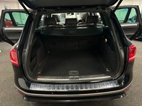 USED 2015 15 VOLKSWAGEN TOUAREG 3.0 TDI V6 BlueMotion Tech R-Line SUV 5dr Diesel Tiptronic 4WD Euro 6 (s/s) (262 ps) UK DELIVERY FLAT FEE &pound;175 (SUBJECT TO DEAL) *OVER 100 IMAGES ON OUR WEBSITE*BESPOKE FINANCE ARRANGED*PART EXCHANGE WELCOME*ALL VEHICLES HPI CLEAR