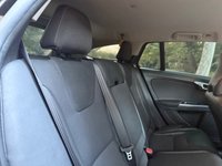 USED 2011 11 VOLVO V60 2.0 D3 R-Design Estate 5dr Diesel Geartronic Euro 5 (163 ps) 