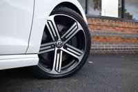 USED 2017 66 VOLKSWAGEN GOLF 2.0 TSI BlueMotion Tech R Hatchback 5dr Petrol DSG 4Motion Euro 6 (s/s) (300 ps) APPLE CARPLAY / FULL HISTORY