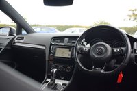 USED 2017 66 VOLKSWAGEN GOLF 2.0 TSI BlueMotion Tech R Hatchback 5dr Petrol DSG 4Motion Euro 6 (s/s) (300 ps) APPLE CARPLAY / FULL HISTORY