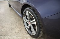 USED 2018 68 JAGUAR XF 2.0d R-Sport Saloon 4dr Diesel Auto Euro 6 (s/s) (240 ps) UPGRADED SOUND SYSTEM, HEATED SEATS & SAT NAV