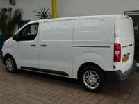 USED 2021 70 VAUXHALL VIVARO-E 3100 75kWh Dynamic Panel Van 5dr Electric Auto L1 H1 (136 ps) GENUINE LOW MILES 3 SEATS ANDROID APPLE CARPLAY AIR CON CRUISE CONTROL PARKING SENSORS 1 OWNER SERVICE HISTORY