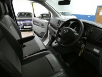 USED 2021 70 VAUXHALL VIVARO-E 3100 75kWh Dynamic Panel Van 5dr Electric Auto L1 H1 (136 ps) GENUINE LOW MILES 3 SEATS ANDROID APPLE CARPLAY AIR CON CRUISE CONTROL PARKING SENSORS 1 OWNER SERVICE HISTORY