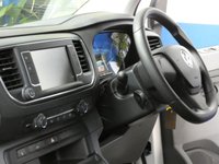 USED 2021 70 VAUXHALL VIVARO-E 3100 75kWh Dynamic Panel Van 5dr Electric Auto L1 H1 (136 ps) GENUINE LOW MILES 3 SEATS ANDROID APPLE CARPLAY AIR CON CRUISE CONTROL PARKING SENSORS 1 OWNER SERVICE HISTORY