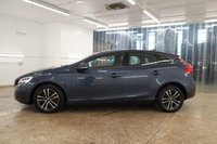 USED 2019 68 VOLVO V40 2.0 T2 GPF Momentum Nav Plus Hatchback 5dr Petrol Manual Euro 6 (s/s) (122 ps) DETAILED SERVICE HISTORY WITH SAT NAV & BLUETOOTH