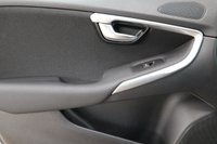 USED 2019 68 VOLVO V40 2.0 T2 GPF Momentum Nav Plus Hatchback 5dr Petrol Manual Euro 6 (s/s) (122 ps) DETAILED SERVICE HISTORY WITH SAT NAV & BLUETOOTH