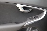 USED 2019 68 VOLVO V40 2.0 T2 GPF Momentum Nav Plus Hatchback 5dr Petrol Manual Euro 6 (s/s) (122 ps) DETAILED SERVICE HISTORY WITH SAT NAV & BLUETOOTH