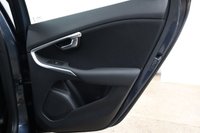 USED 2019 68 VOLVO V40 2.0 T2 GPF Momentum Nav Plus Hatchback 5dr Petrol Manual Euro 6 (s/s) (122 ps) DETAILED SERVICE HISTORY WITH SAT NAV & BLUETOOTH