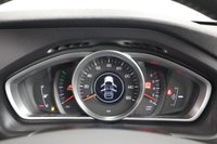 USED 2019 68 VOLVO V40 2.0 T2 GPF Momentum Nav Plus Hatchback 5dr Petrol Manual Euro 6 (s/s) (122 ps) DETAILED SERVICE HISTORY WITH SAT NAV & BLUETOOTH