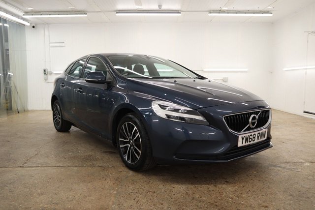 2019 68 Volvo V40 2.0 T2 GPF Momentum Nav Plus Hatchback 5dr Petrol Manual Euro 6 (s/s) (122 ps)
