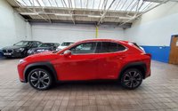 USED 2019 69 LEXUS UX 2.0 250h Takumi SUV 5dr Petrol Hybrid E-CVT Euro 6 (s/s) (184 ps) BIG SPEC TOP OF THE RANGE  FACTORY FITTED LEXUS TRACKER SAT NAV LEATHER HEATED VENTILATED SEATS HEATED STEERING HEAD UP DISPLAY SUNROOF REAR CAMERA CRUISE CONTROL PARKING SENSORS 1 OWNER 6 SERVICES TO 61K  MILES LEXUS WARRANTY
