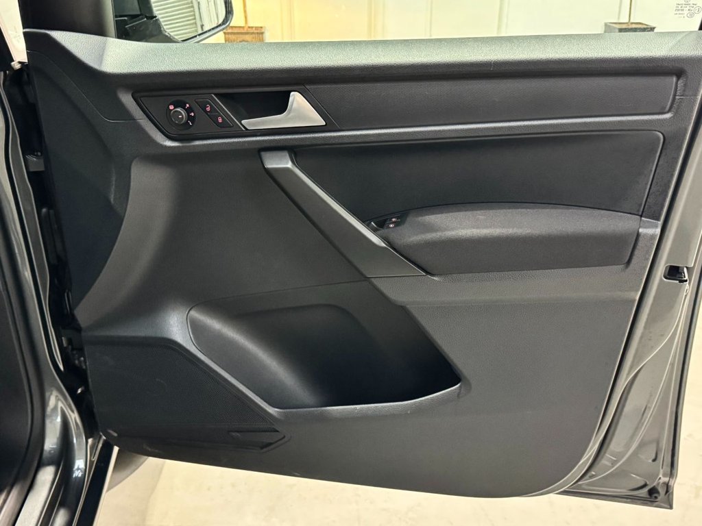 USED 2016 66 VOLKSWAGEN CADDY MAXI LIFE 2.0 TDI BlueMotion Tech MPV 5dr Diesel Manual Euro 6 (s/s) (102 ps) 5 SEATS+WHEELCHAIR ACCESS+PARK