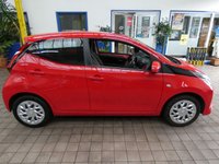 USED 2019 69 TOYOTA AYGO 1.0 VVT-i x-play Hatchback 5dr Petrol x-shift Euro 6 (71 ps) AIR CON BLUETOOTH REAR VIEW CAMERA 1 OWNER SERVICE HISTORY TOYOTA WARRANTY TILL SEPT 2029