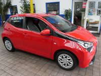 USED 2019 69 TOYOTA AYGO 1.0 VVT-i x-play Hatchback 5dr Petrol x-shift Euro 6 (71 ps) AIR CON BLUETOOTH REAR VIEW CAMERA 1 OWNER SERVICE HISTORY TOYOTA WARRANTY TILL SEPT 2029