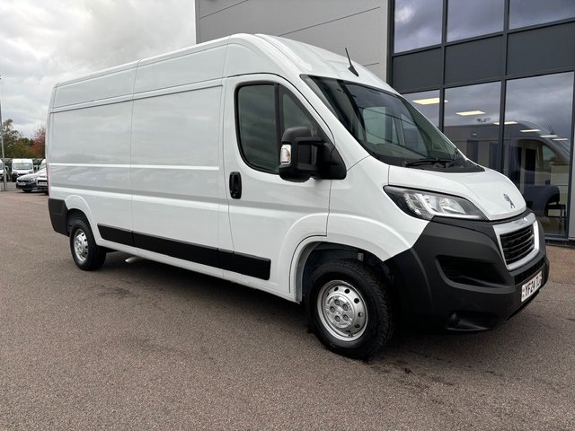 2024 24 Peugeot Boxer 2.2 BLUEHDI 335 L3H2 PROFESSIONAL PREMIUM PLUS 140PS **DELIVERY MILEAGE**