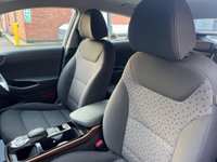 USED 2018 18 HYUNDAI IONIQ 28kWh Premium Hatchback 5dr Electric Auto (120 ps) 5 MAIN DEALER SERVICES