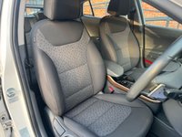USED 2018 18 HYUNDAI IONIQ 28kWh Premium Hatchback 5dr Electric Auto (120 ps) 5 MAIN DEALER SERVICES