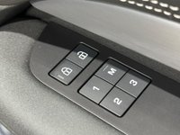 USED 2023 72 LAND ROVER DISCOVERY 3.0 D300 MHEV R-Dynamic SE Auto 4WD Euro 6 (s/s) 5dr Pan Roof - Black Leather