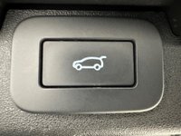 USED 2023 72 LAND ROVER DISCOVERY 3.0 D300 MHEV R-Dynamic SE Auto 4WD Euro 6 (s/s) 5dr Pan Roof - Black Leather