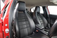 USED 2019 69 MERCEDES-BENZ GLA 1.6 GLA180 GPF Urban Edition SUV 5dr Petrol 7G-DCT Euro 6 (s/s) (122 ps) FANTASTIC SPEC WITH VERY LOW MILEAGE & SERVICE HISTORY