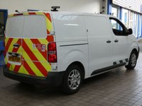 USED 2020 70 VAUXHALL VIVARO-E 3100 75kWh Dynamic Panel Van 5dr Electric Auto L1 H1 (136 ps) 3 SEATS APP SAT NAV ANDROID APPLE CARPLAY AIR CON BLUETOOTH REAR VIEW CAMERA CRUISE CONTROL PARKING SENSORS 2 OWNERS WE CAN REMOVE SHELVING RACKING LIGHTING LIVERY/GRAPHICS UPON REQUEST