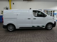 USED 2020 70 VAUXHALL VIVARO-E 3100 75kWh Dynamic Panel Van 5dr Electric Auto L1 H1 (136 ps) 3 SEATS APP SAT NAV ANDROID APPLE CARPLAY AIR CON BLUETOOTH REAR VIEW CAMERA CRUISE CONTROL PARKING SENSORS 2 OWNERS WE CAN REMOVE SHELVING RACKING LIGHTING LIVERY/GRAPHICS UPON REQUEST
