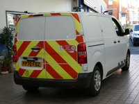 USED 2020 70 VAUXHALL VIVARO-E 3100 75kWh Dynamic Panel Van 5dr Electric Auto L1 H1 (136 ps) 3 SEATS APP SAT NAV ANDROID APPLE CARPLAY AIR CON BLUETOOTH REAR VIEW CAMERA CRUISE CONTROL PARKING SENSORS 2 OWNERS WE CAN REMOVE SHELVING RACKING LIGHTING LIVERY/GRAPHICS UPON REQUEST