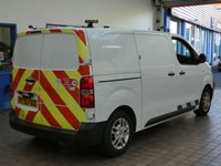 USED 2020 70 VAUXHALL VIVARO-E 3100 75kWh Dynamic Panel Van 5dr Electric Auto L1 H1 (136 ps) 3 SEATS APP SAT NAV ANDROID APPLE CARPLAY AIR CON BLUETOOTH REAR VIEW CAMERA CRUISE CONTROL PARKING SENSORS 2 OWNERS WE CAN REMOVE SHELVING RACKING LIGHTING LIVERY/GRAPHICS UPON REQUEST