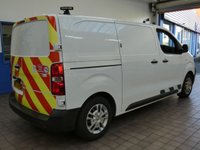 USED 2020 70 VAUXHALL VIVARO-E 3100 75kWh Dynamic Panel Van 5dr Electric Auto L1 H1 (136 ps) 3 SEATS APP SAT NAV ANDROID APPLE CARPLAY AIR CON BLUETOOTH REAR VIEW CAMERA CRUISE CONTROL PARKING SENSORS 2 OWNERS WE CAN REMOVE SHELVING RACKING LIGHTING LIVERY/GRAPHICS UPON REQUEST
