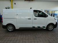 USED 2020 70 VAUXHALL VIVARO-E 3100 75kWh Dynamic Panel Van 5dr Electric Auto L1 H1 (136 ps) 3 SEATS APP SAT NAV ANDROID APPLE CARPLAY AIR CON BLUETOOTH REAR VIEW CAMERA CRUISE CONTROL PARKING SENSORS 2 OWNERS WE CAN REMOVE SHELVING RACKING LIGHTING LIVERY/GRAPHICS UPON REQUEST