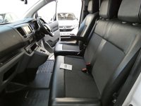 USED 2020 70 VAUXHALL VIVARO-E 3100 75kWh Dynamic Panel Van 5dr Electric Auto L1 H1 (136 ps) 3 SEATS APP SAT NAV ANDROID APPLE CARPLAY AIR CON BLUETOOTH REAR VIEW CAMERA CRUISE CONTROL PARKING SENSORS 2 OWNERS WE CAN REMOVE SHELVING RACKING LIGHTING LIVERY/GRAPHICS UPON REQUEST
