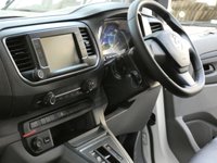 USED 2020 70 VAUXHALL VIVARO-E 3100 75kWh Dynamic Panel Van 5dr Electric Auto L1 H1 (136 ps) 3 SEATS APP SAT NAV ANDROID APPLE CARPLAY AIR CON BLUETOOTH REAR VIEW CAMERA CRUISE CONTROL PARKING SENSORS 2 OWNERS WE CAN REMOVE SHELVING RACKING LIGHTING LIVERY/GRAPHICS UPON REQUEST