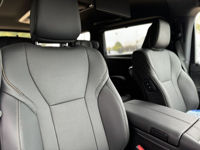 2023 Toyota Alphard 2.5L Auto 5dr - Photo 11