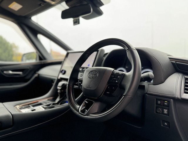 2023 Toyota Alphard 2.5L Auto 5dr - Photo 12